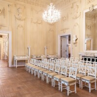 Greiz, Sommerpalais, Festsaal OG mit Blick auf Kabinett mit rotem Kamin und französische Bibliothek